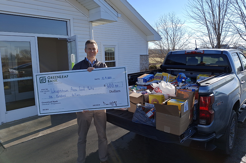 GreenLeaf Bank helps stock the shelves of Wrightstown Area Food Pantry!